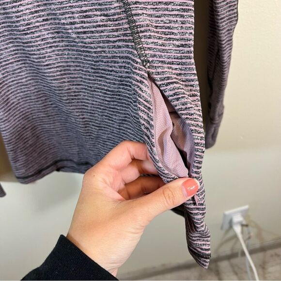 Lululemon Race Your Pace 1/2 Zip Gray Purple Striped 4 - Picture 9 of 14